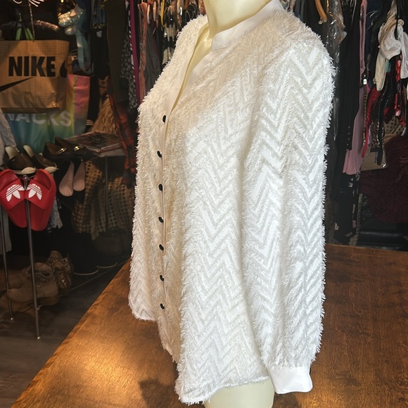 Alfani White fuzzy blouse - Picture 6 of 15